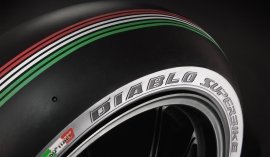 Pirelli изготовила шины с национальным флагом для чемпионата супербайк в честь 150-летия объединения Италии