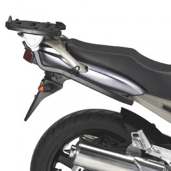 Крепеж под центральный кофр GIVI 347F на Yamaha TDM 900 02-11