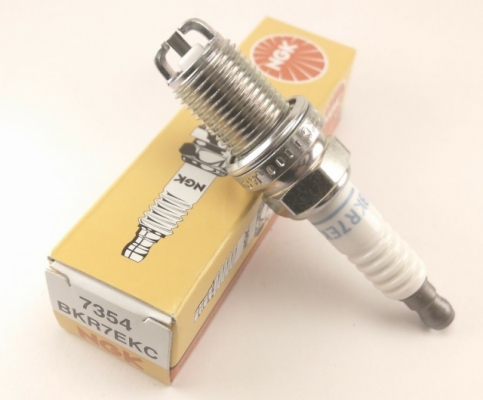 Свеча зажигания NGK BKR7EKC / NGK 7354